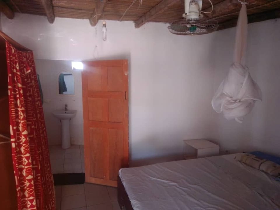 Standard Triple Room | Individually decorated, individually furnished, rollaway beds, free WiFi