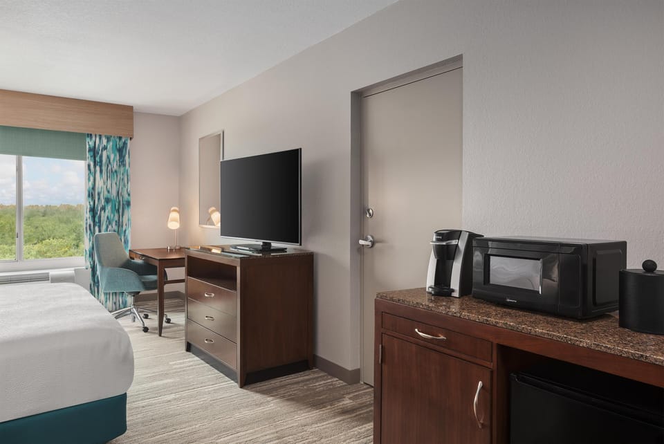 Premium bedding, Select Comfort beds, in-room safe, desk