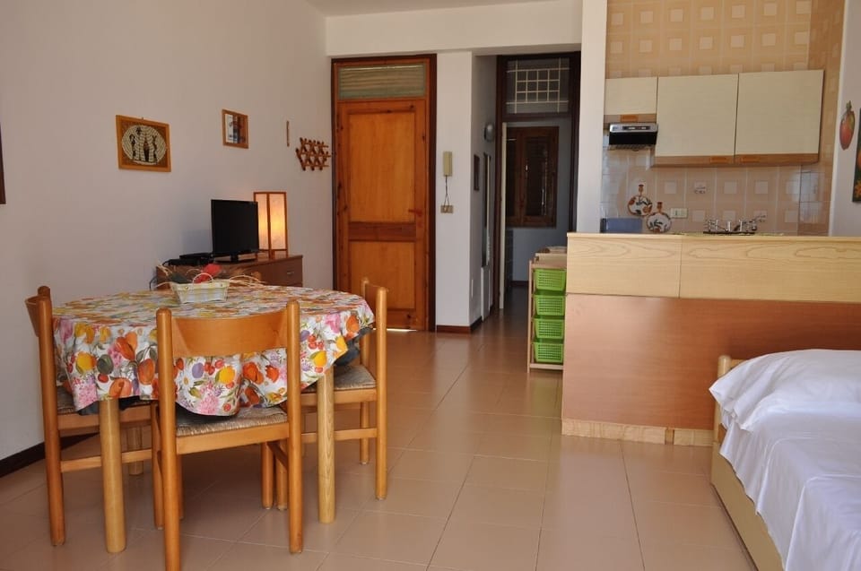 Apartment, 1 Bedroom | Private kitchen | Full-size fridge, microwave, stovetop, coffee/tea maker