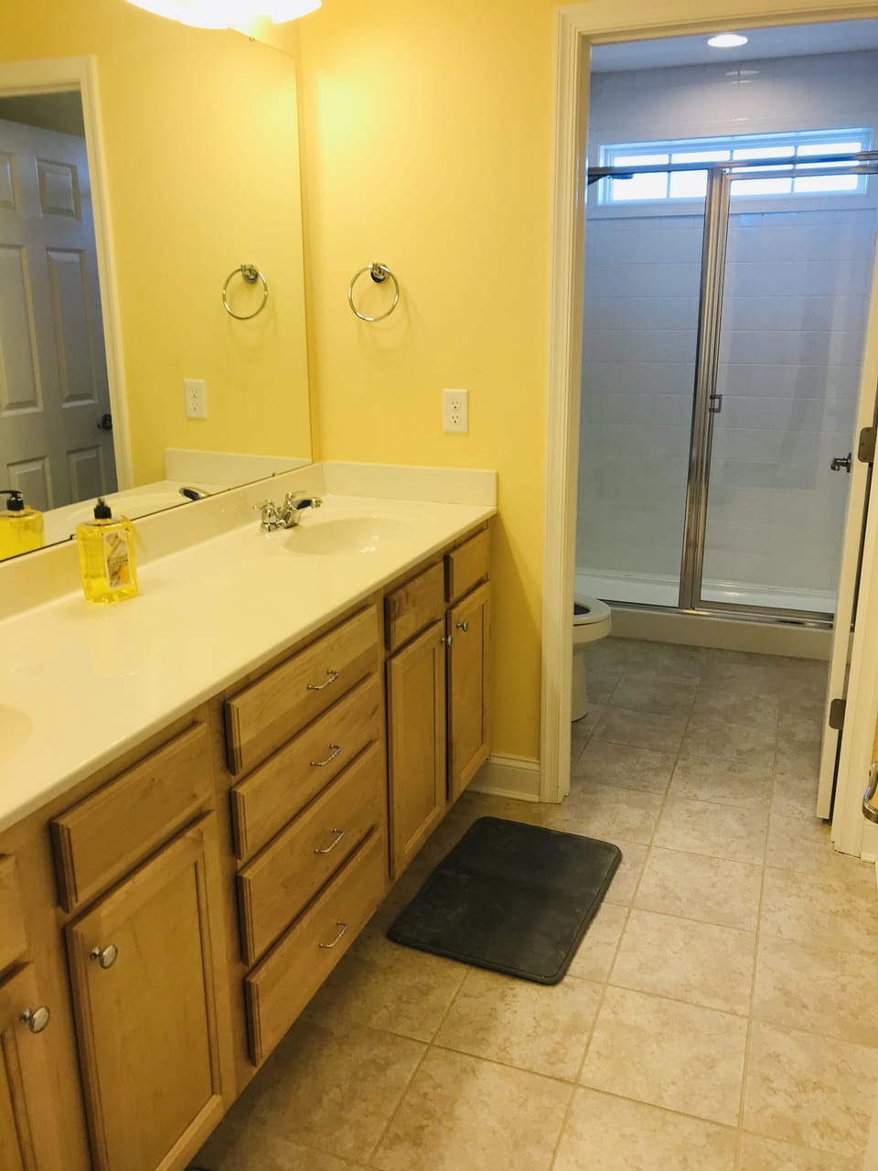 3rd floor guest bathroom, shared by 2 bedrooms