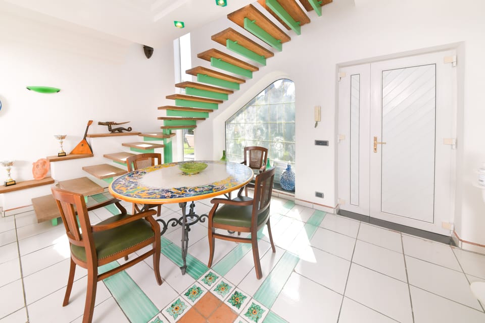 Villa | Living room | 32-inch flat-screen TV with satellite channels, TV, Netflix