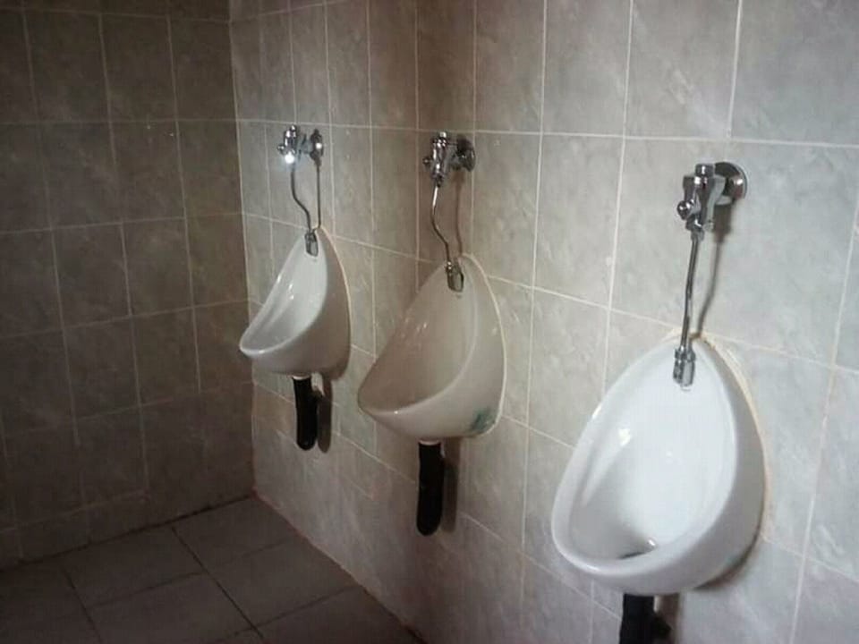 Deluxe Double or Twin Room | Bathroom | Free toiletries, hair dryer, towels, soap