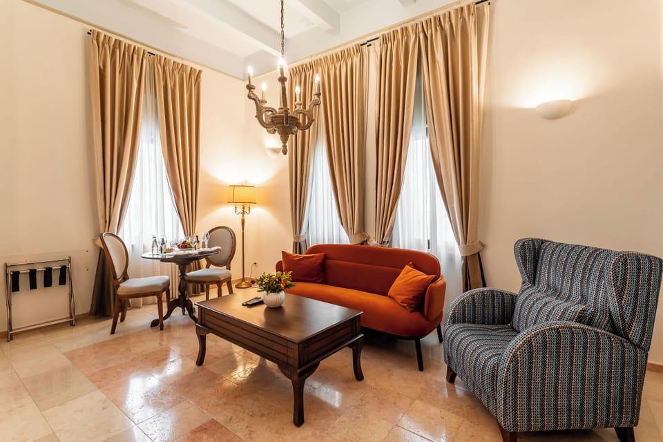 Superior Suite | Living area