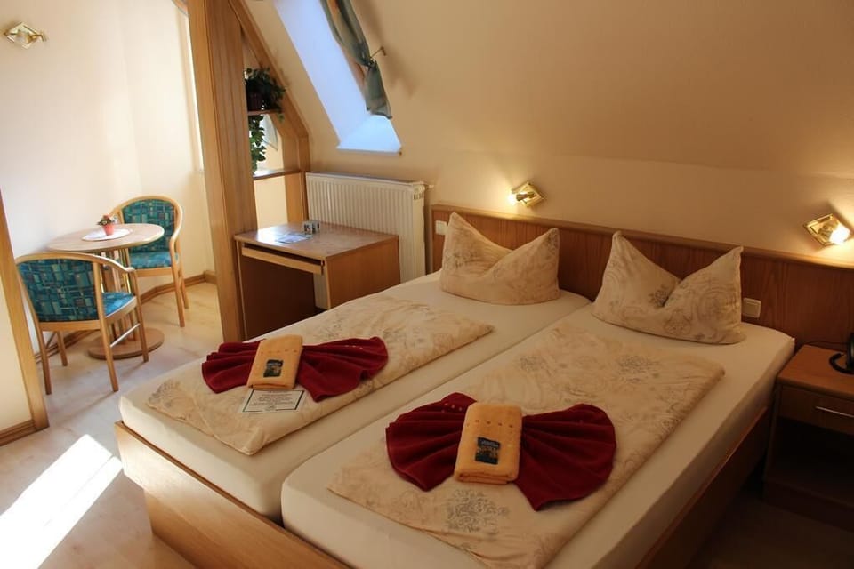 Standard Double Room | Desk, free WiFi, bed sheets