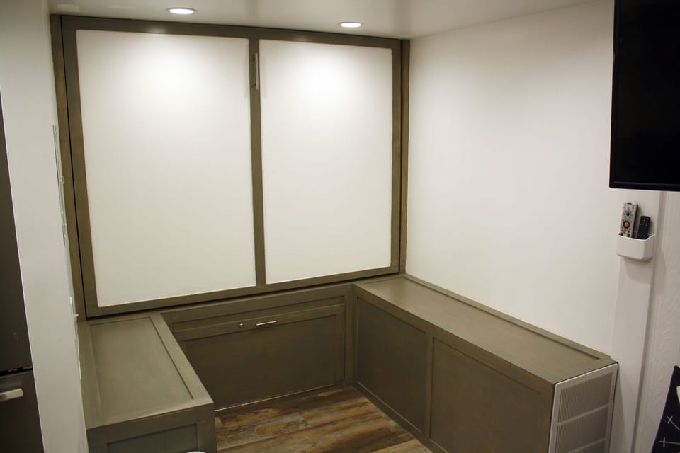 Murphy Bed (up) - Murphy Bed (up)