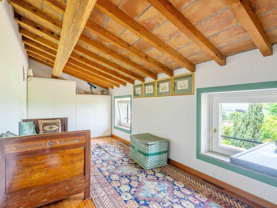 Window, Property, Building, Wood, Drawer, Interior Design, Cabinetry, Flooring, Floor, Wood Stain