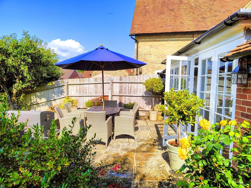 The lovely patio at the rear of the cottage.