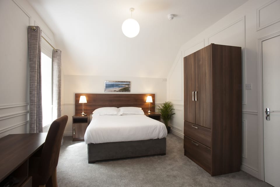 Premier Double Room | Premium bedding, desk, laptop workspace, blackout drapes