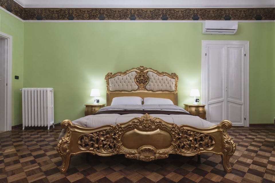 Exclusive Room, 1 King Bed, Canal View | Free WiFi