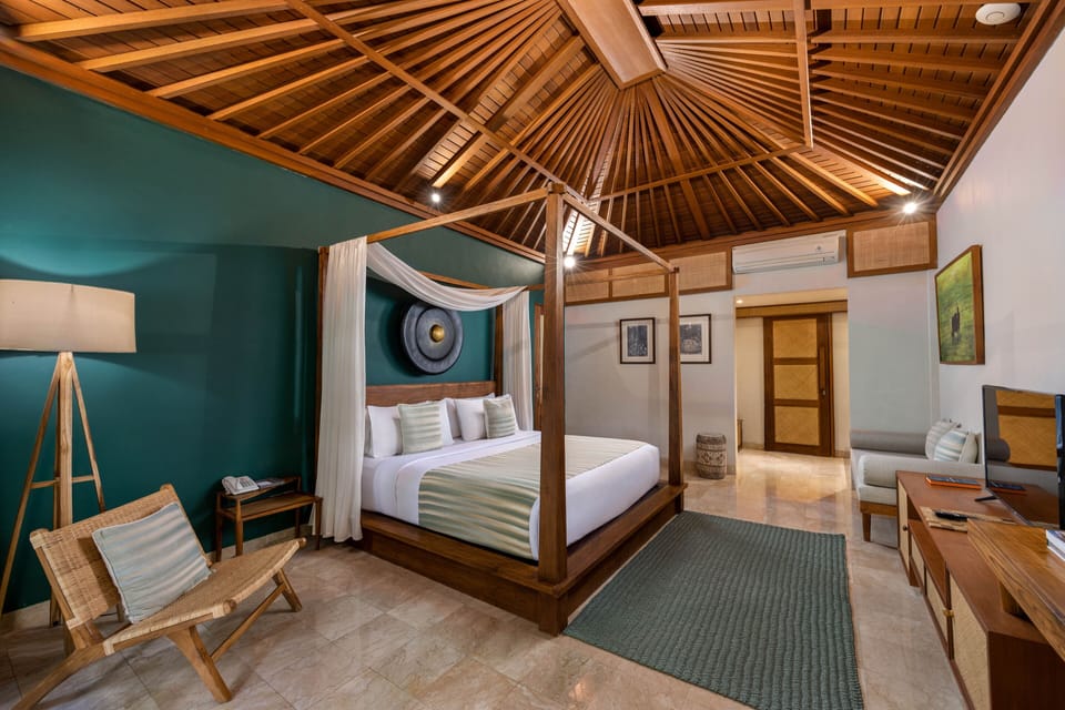 Pool Villa | Minibar, in-room safe, desk, iron/ironing board