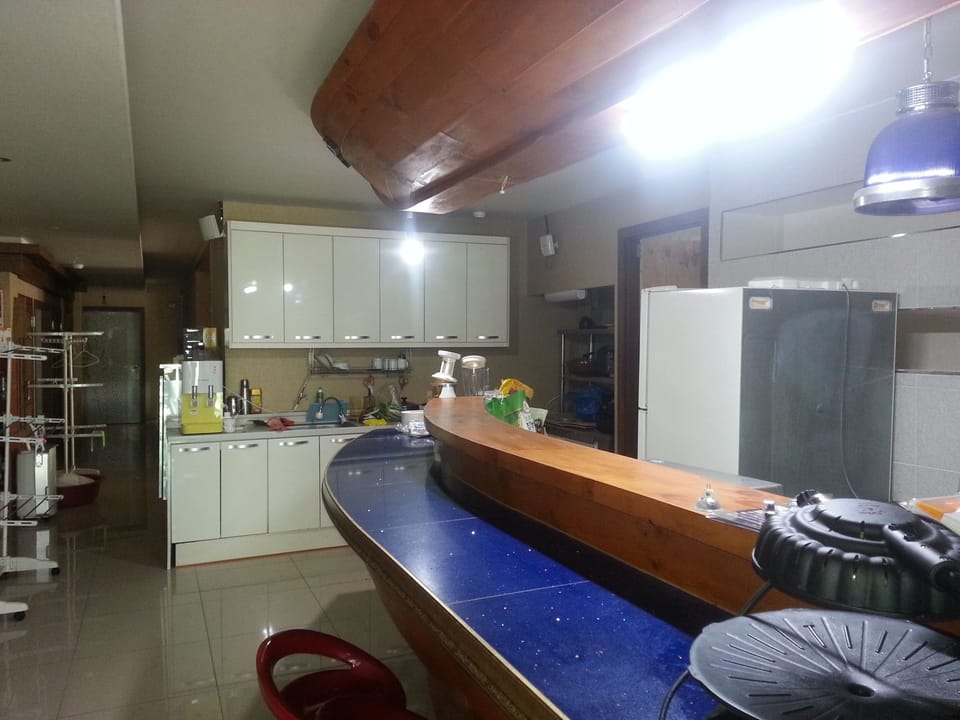 Fridge, microwave, stovetop, electric kettle