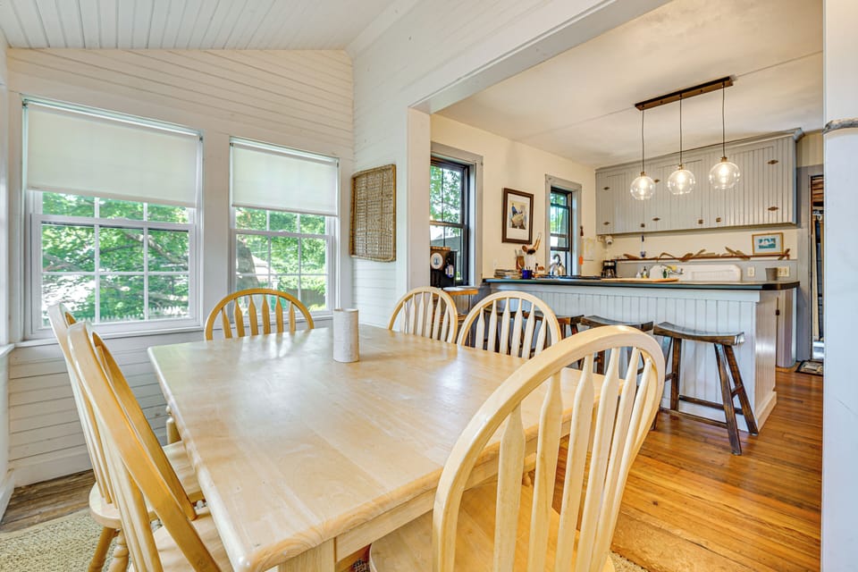 Dining Area/Kitchen