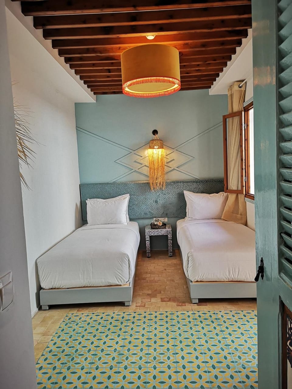 Premium bedding, in-room safe, free WiFi, bed sheets