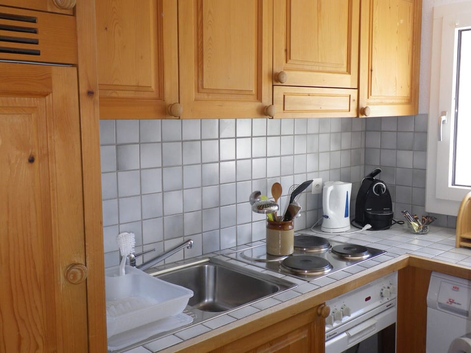 Apartment | Private kitchen | Stovetop, electric kettle