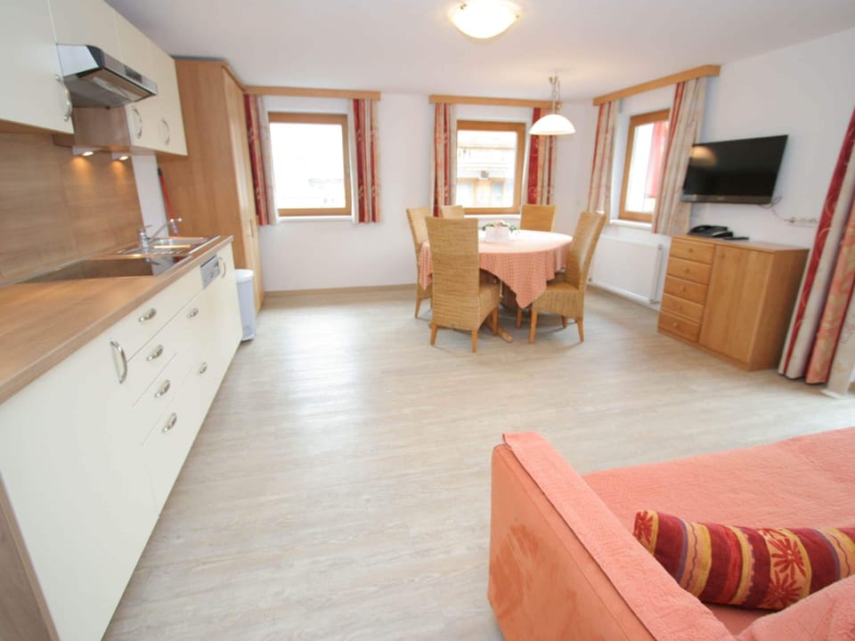 Apartment | Dining