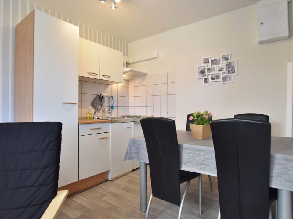 Bungalow | Private kitchen | Highchair