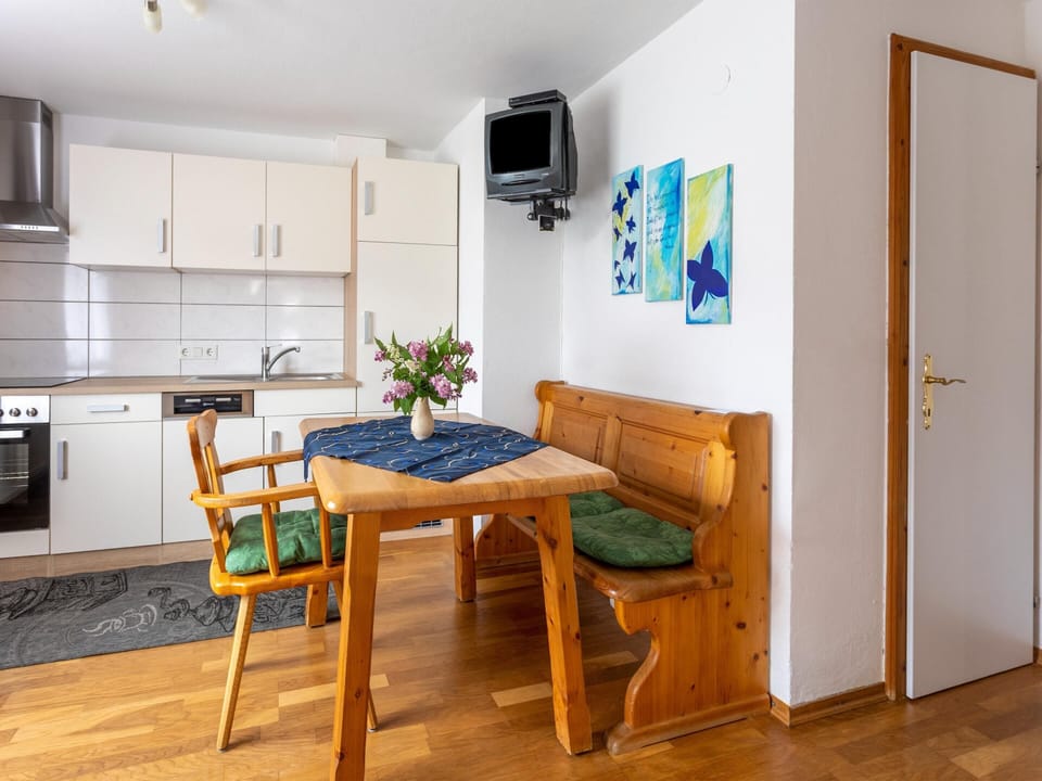 Apartment | Dining