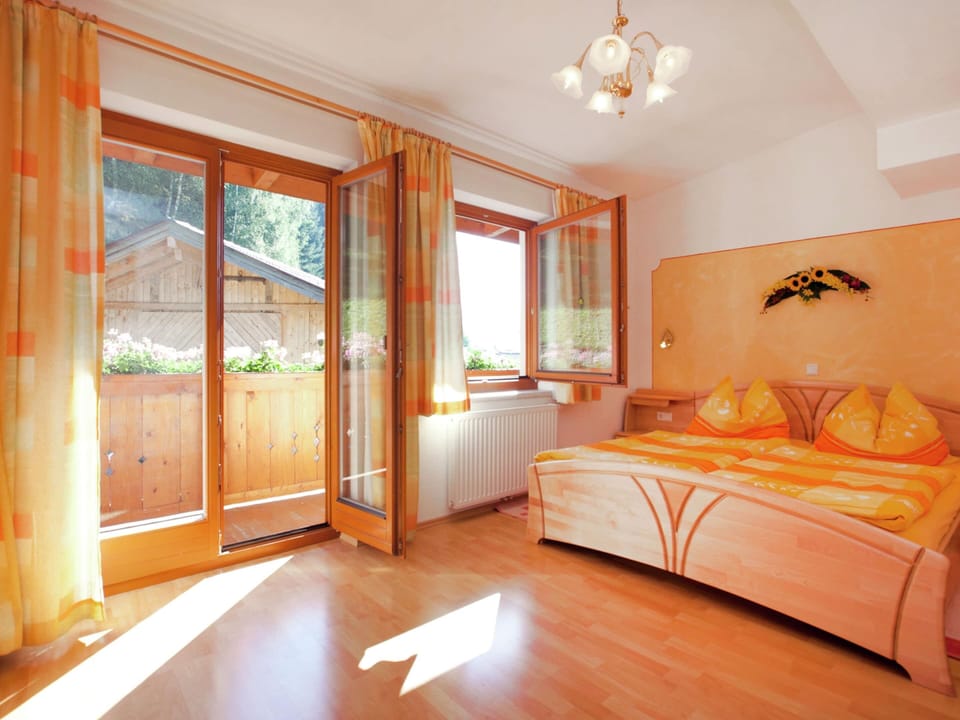 Apartment | 2 bedrooms, individually furnished, bed sheets