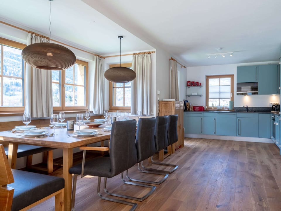 Chalet | Dining