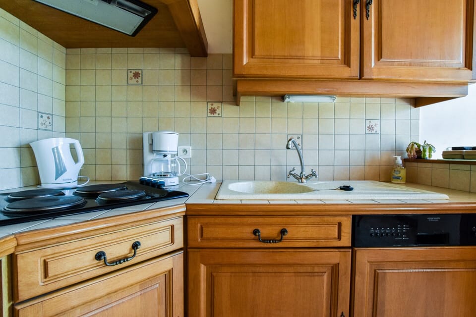 House | Private kitchen | Microwave, highchair