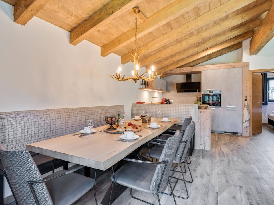 House | Dining