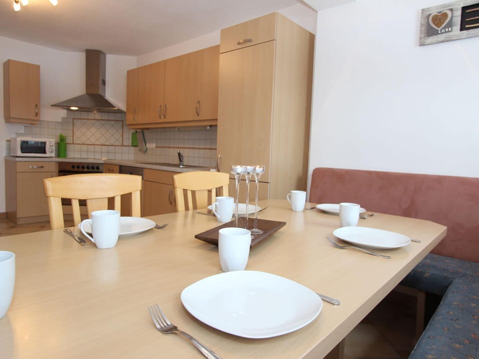 House | Private kitchen | Stovetop, coffee/tea maker, highchair