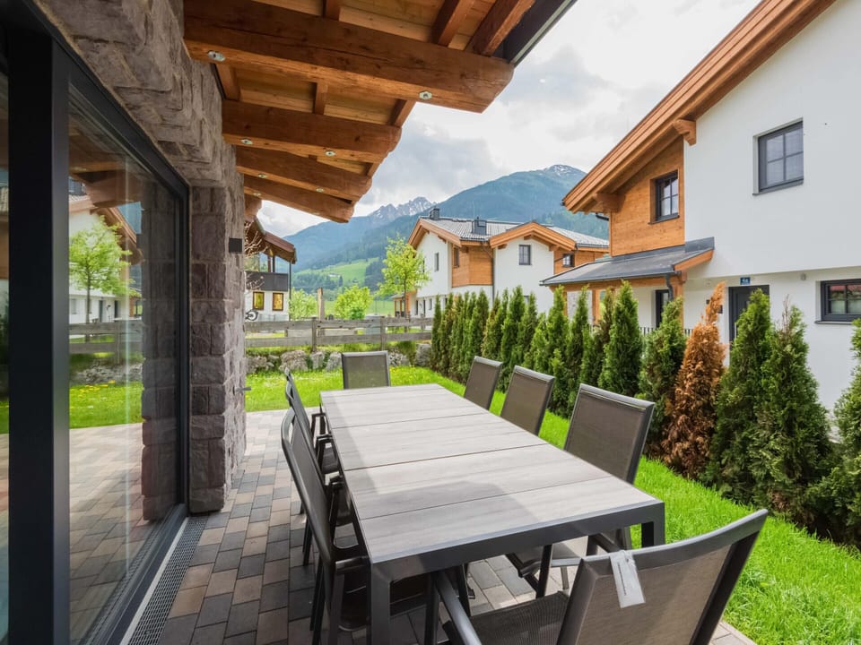 House | Balcony