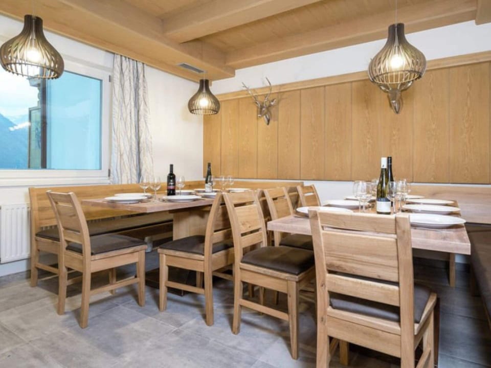 Chalet | Dining