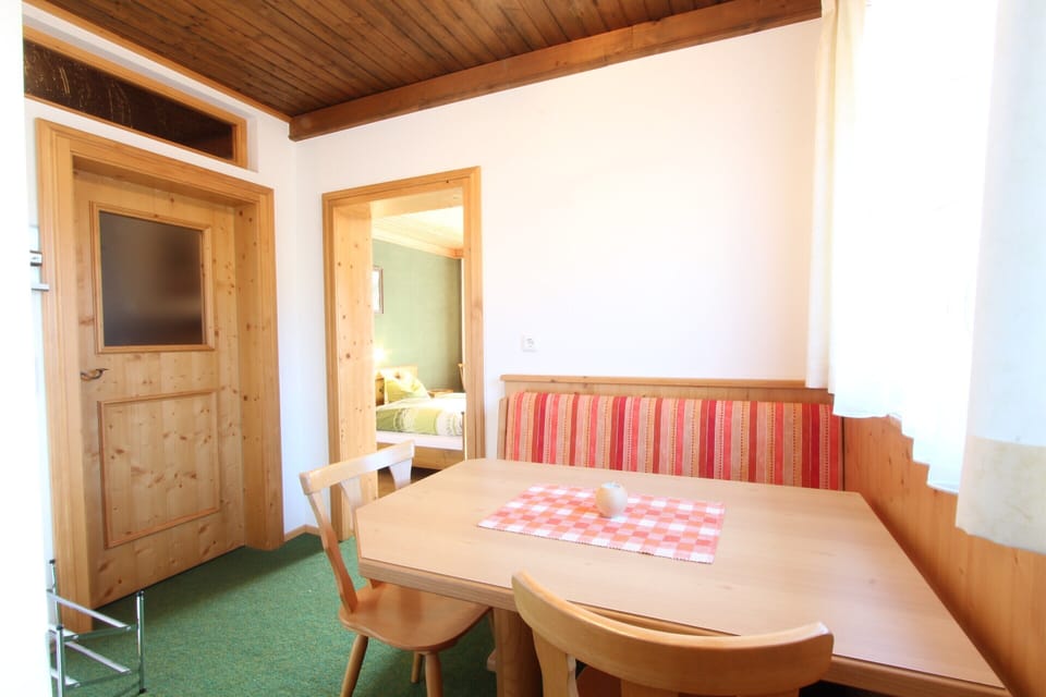 Apartment | Dining
