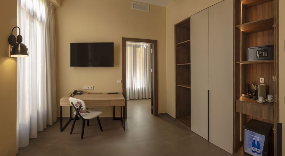 Minibar, in-room safe, desk, soundproofing
