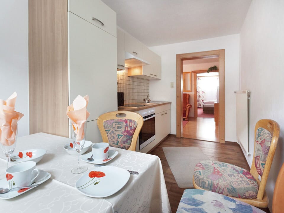 Apartment | Dining