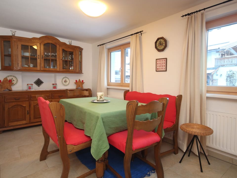 Apartment | Dining
