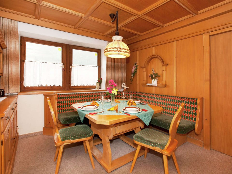 Apartment | Dining