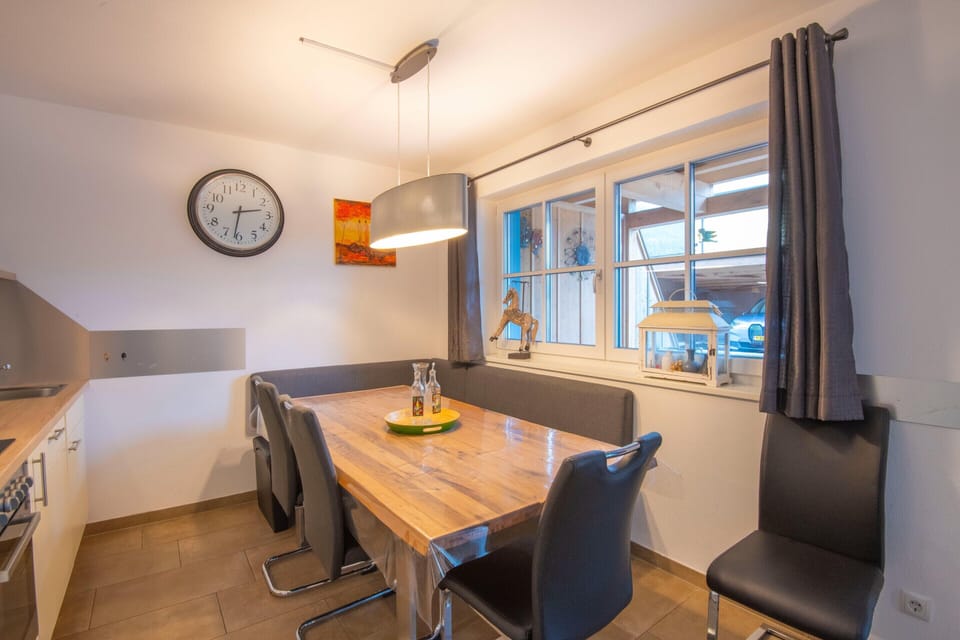 Apartment | Dining