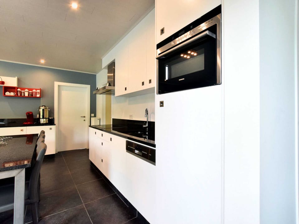 House | Private kitchen | Fridge, microwave, highchair