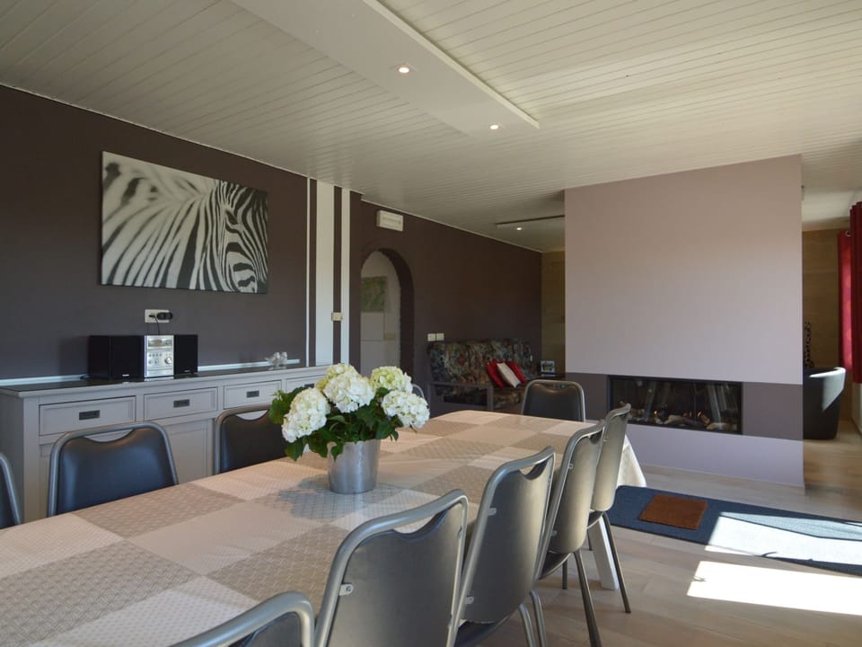 House | Dining