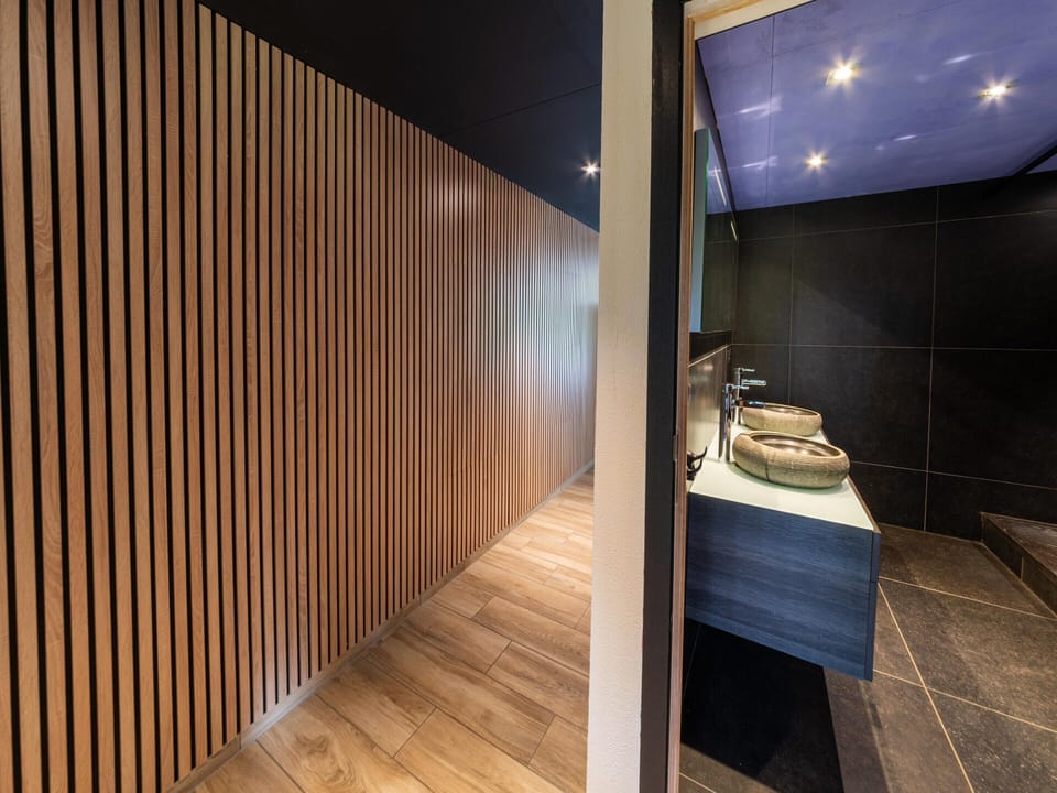 House | Bathroom