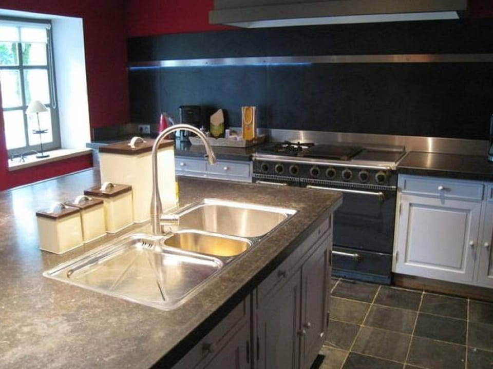 Cottage | Private kitchen | Microwave, dishwasher, highchair