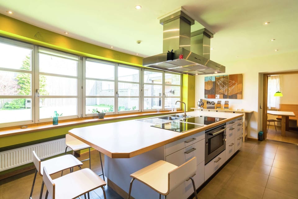 Cottage | Private kitchen | Highchair