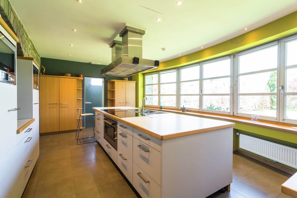 Cottage | Private kitchen | Highchair