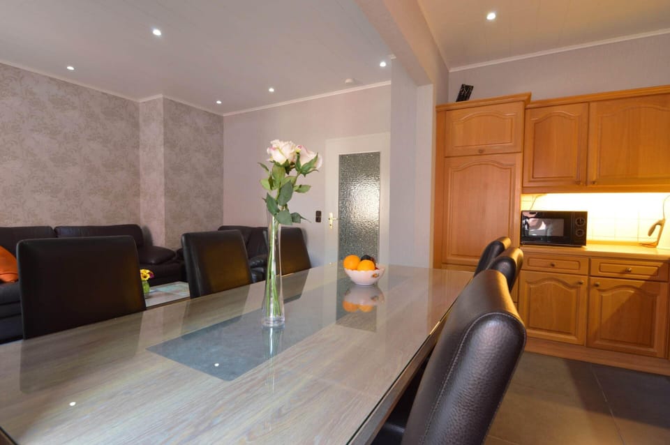 Apartment | Dining