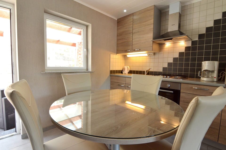 Apartment | Dining