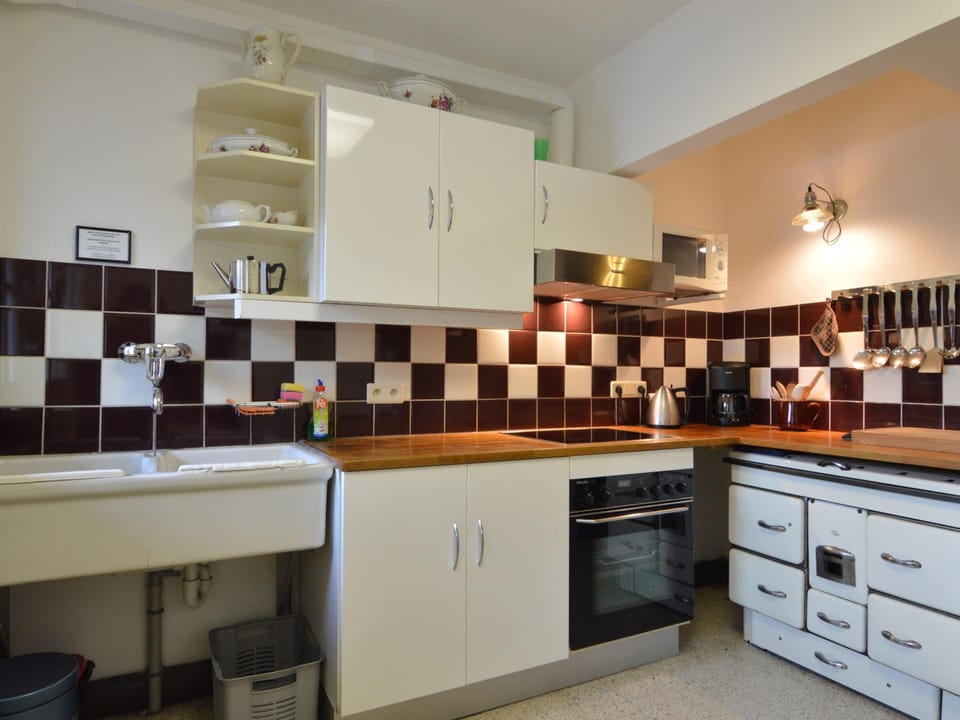Villa | Private kitchen | Microwave, dishwasher, coffee/tea maker, highchair