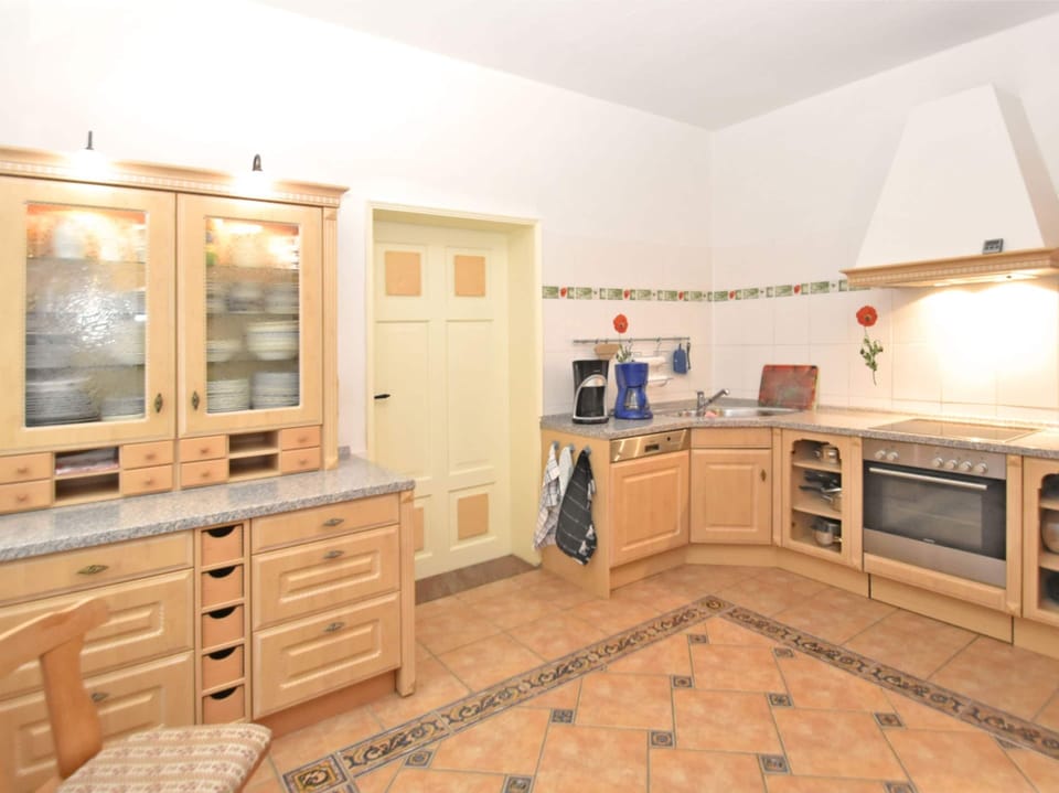 House | Private kitchen | Microwave, dishwasher, highchair