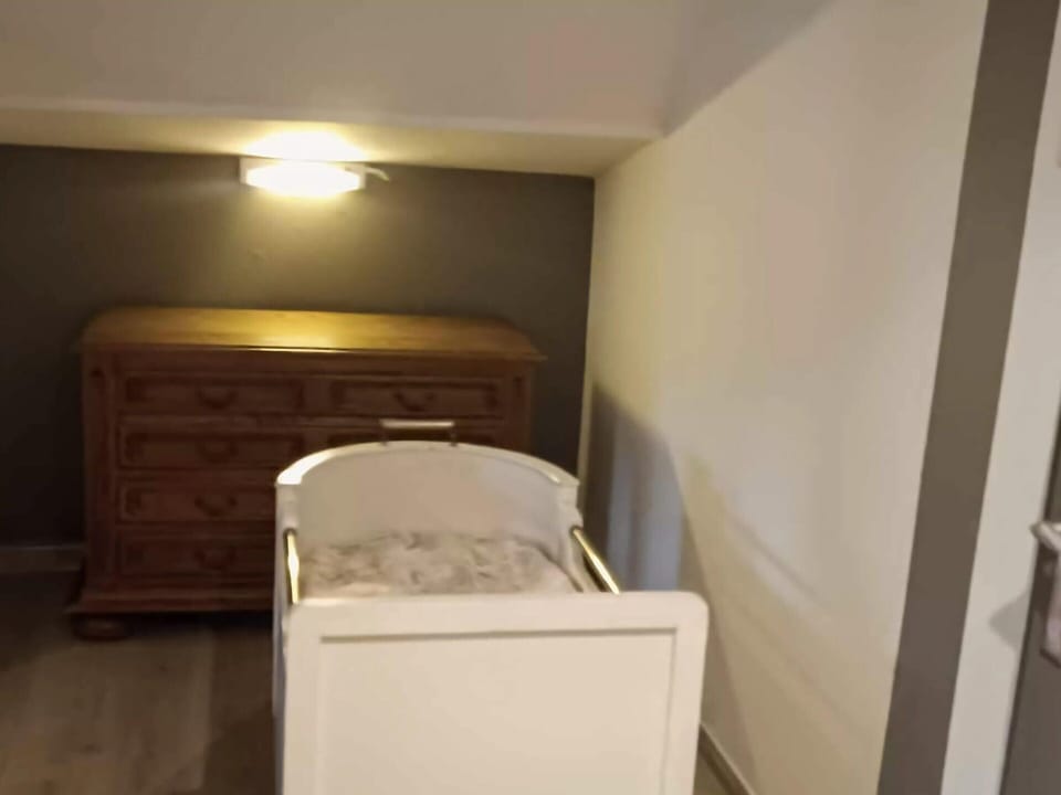 House | 4 bedrooms, individually furnished, bed sheets