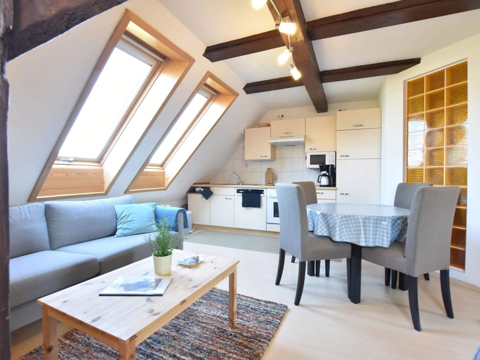 Apartment | Dining