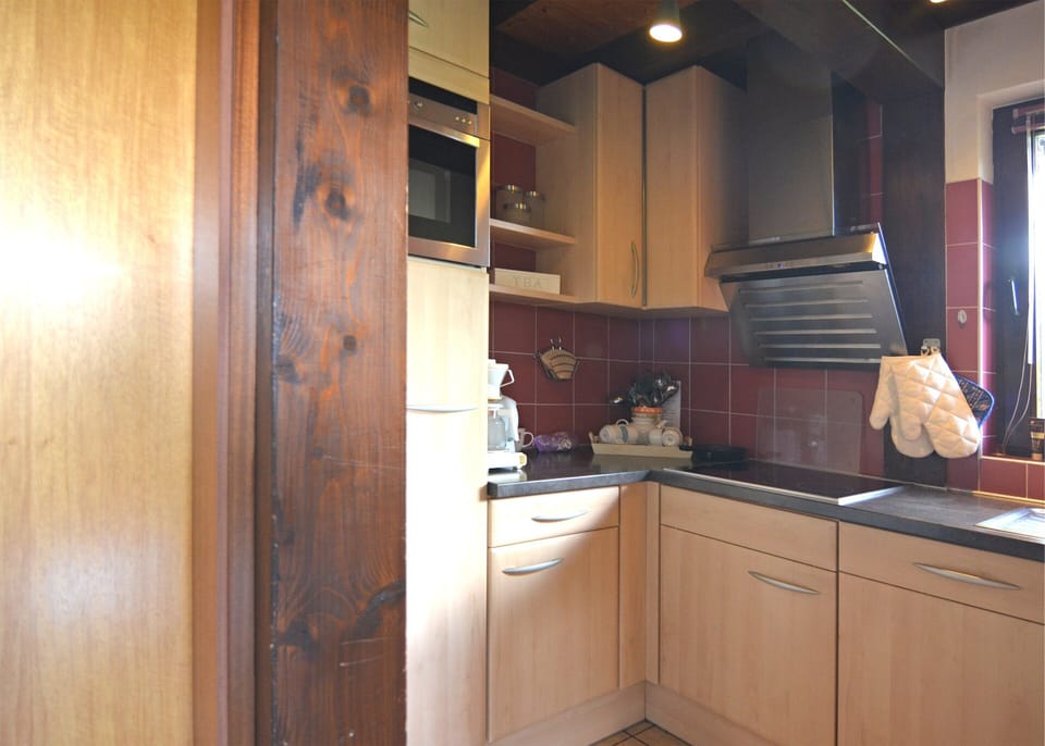 House | Private kitchen | Dishwasher, highchair