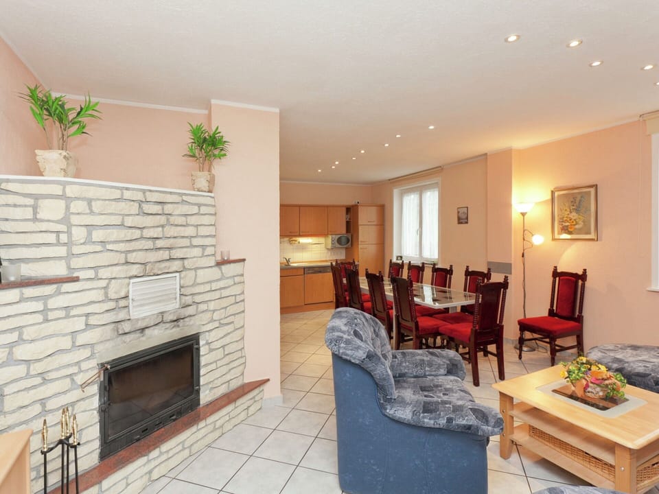 House | Dining