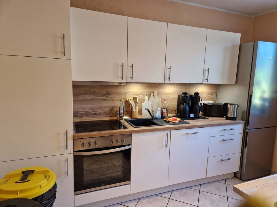 House | Private kitchen | Microwave, stovetop, dishwasher, highchair