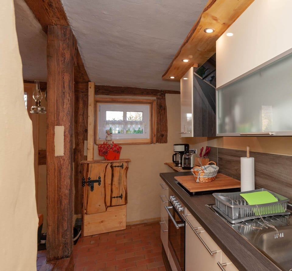 House | Private kitchen | Stovetop, electric kettle